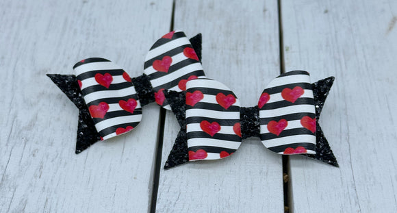 Striped hearts bitty bow