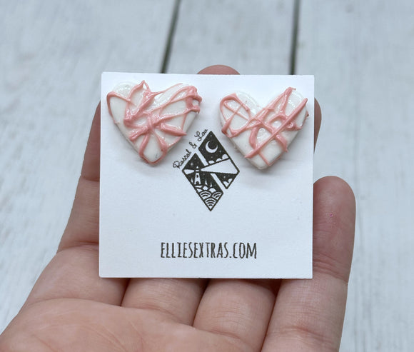 Heart snack cake stud earrings